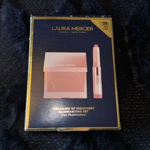 LAURA MERCIER